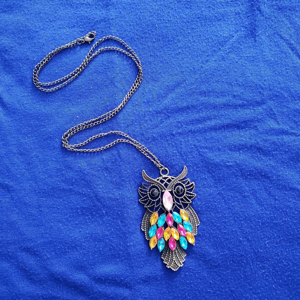 Vintage style owl pendant necklace